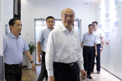 陕西省委副书记、省长刘国中一行参观调研西安电子科技大学工程技术研究院